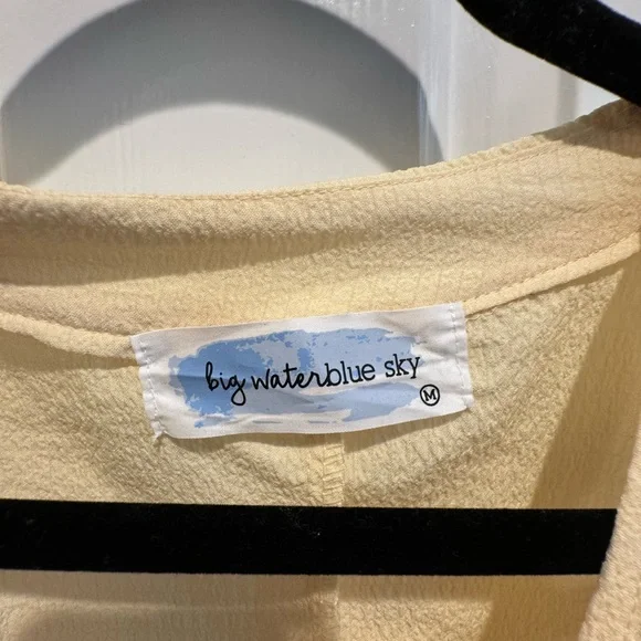 NWT Big Water Blue Sky Crop Ballon Sleeve Boutique Top Size M - Picture 9 of 13